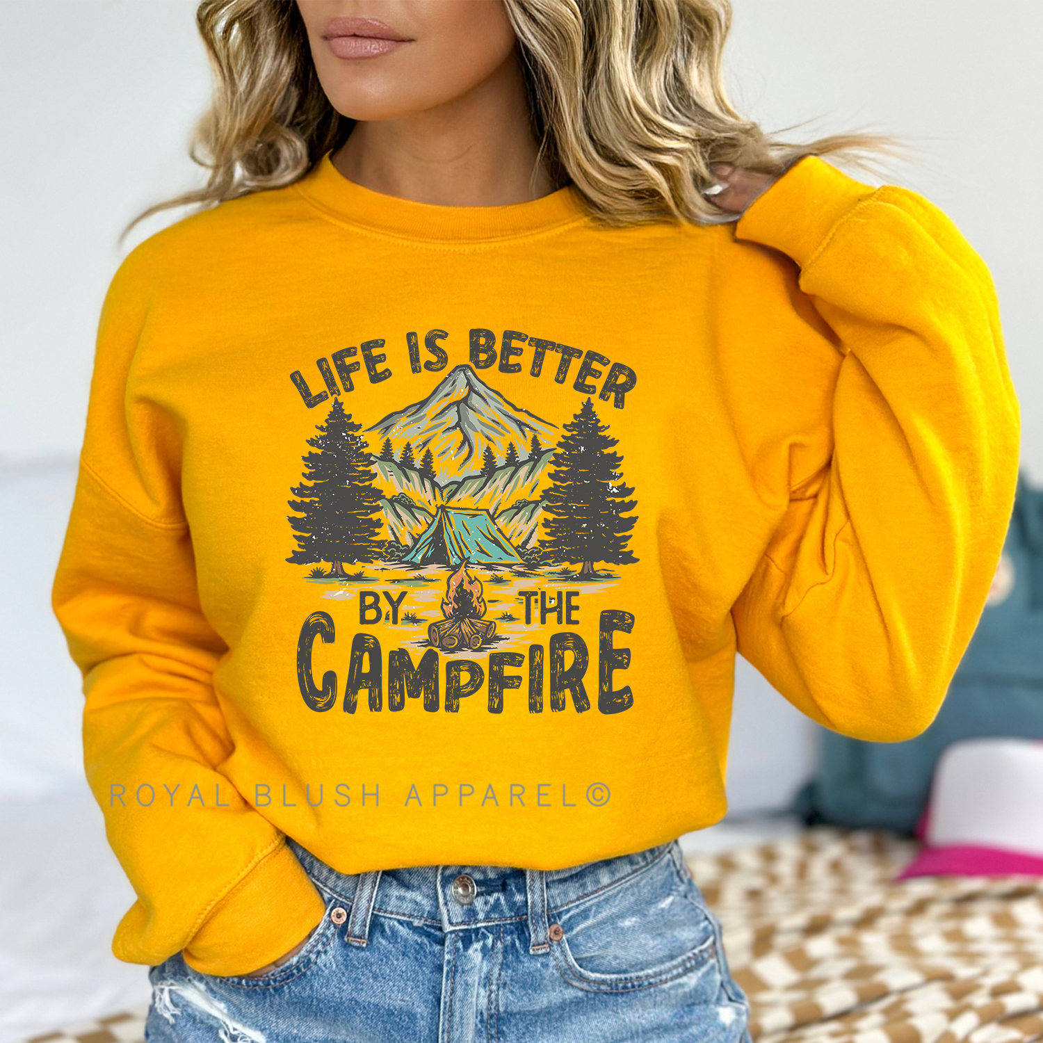 La vie est meilleure par le sweat-shirt Campfire