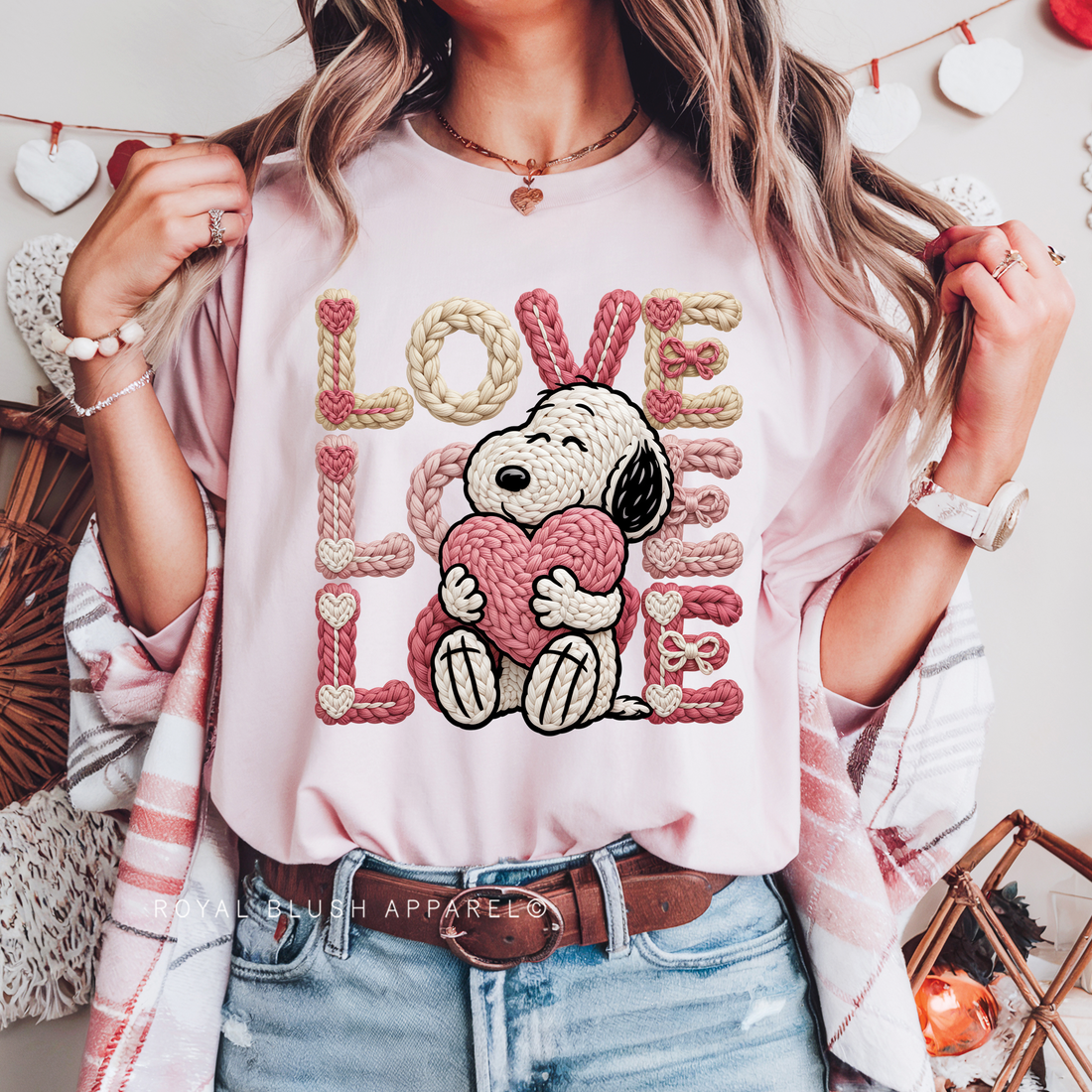 Snoopy LOVE Relaxed Unisex T-shirt