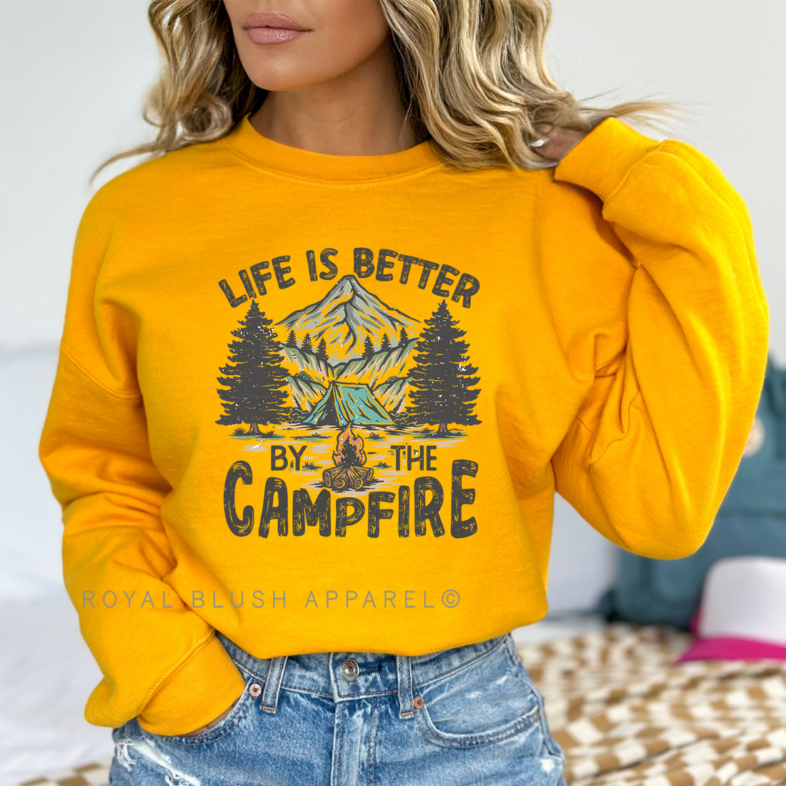 La vie est meilleure par le sweat-shirt Campfire