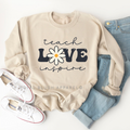 Teach L❁ve Inspire graphic sweatshirt